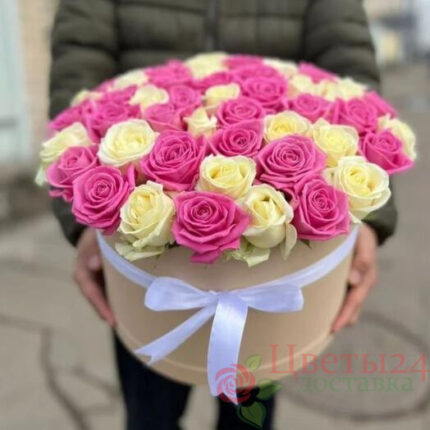 51 роза в коробке