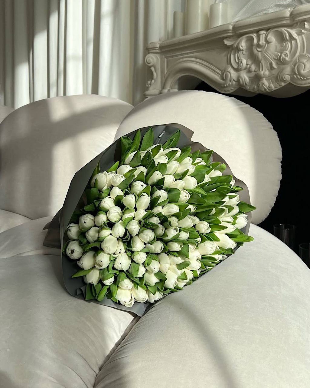 2026-03-01-03.46.32.jpg Роскошный букет из 101 белого тюльпана — воплощение грации и совершенства . — изображение 1