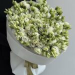 Элегантный букет из 29 белоснежных эустом