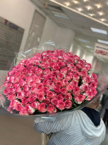 Букет из 151 розовых роз