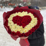 Букет из 99 роз