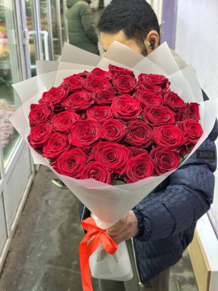 31 красных роз